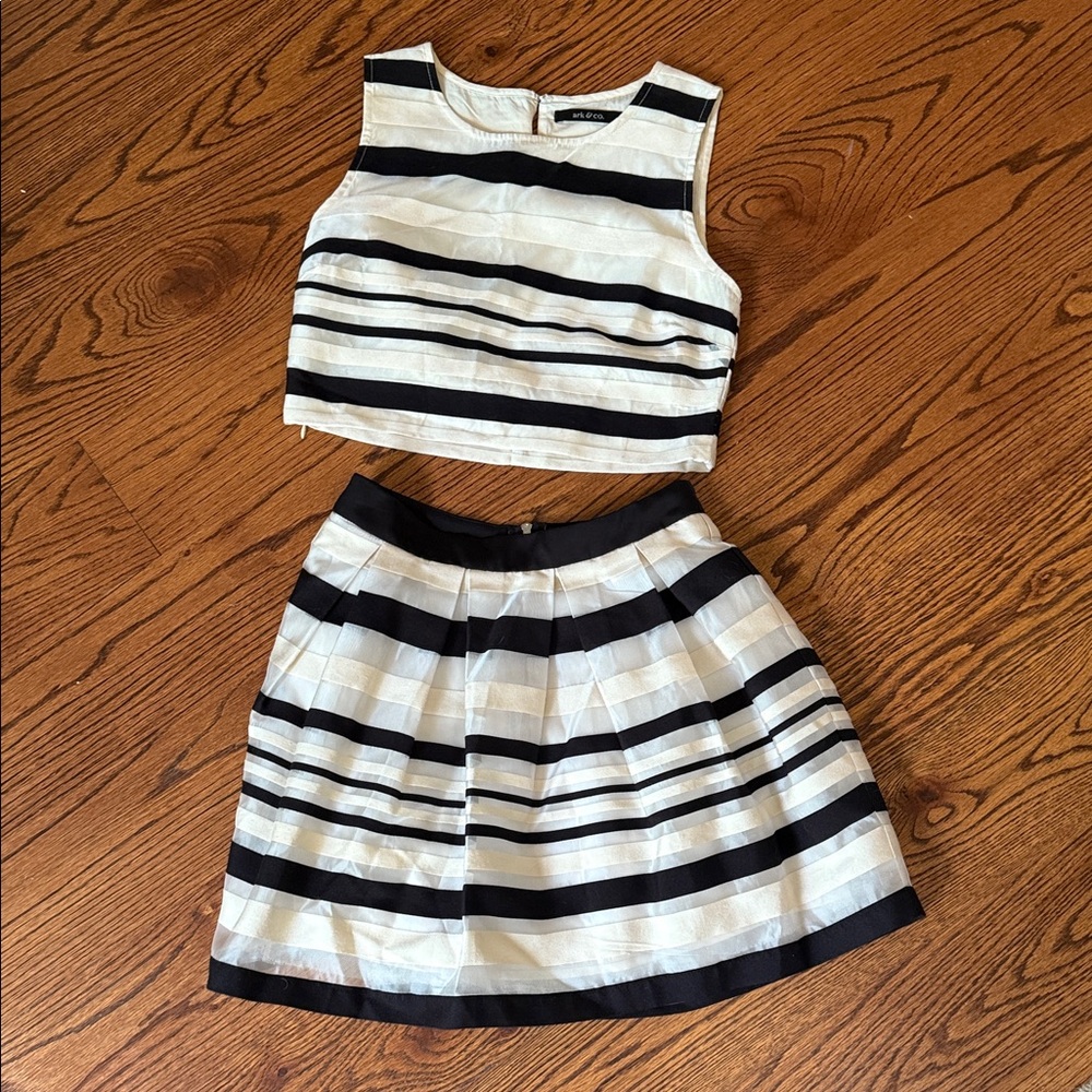 Sm skirt, md top. Stylish Black and White Striped set